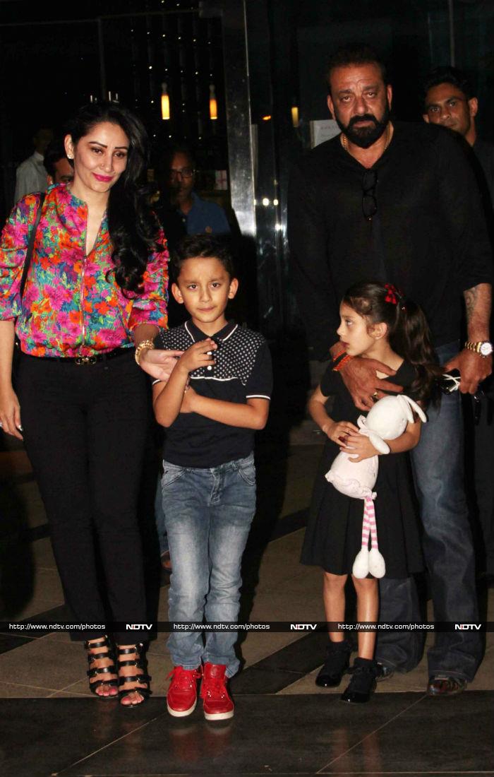 Sanjay Dutt Dines With Maanyata And Kids