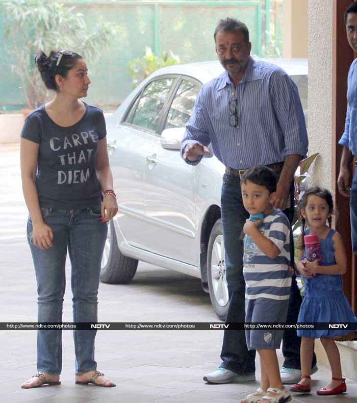 Munna Bhai Goes Back to Jail: Wife and Kids Say Goodbye
