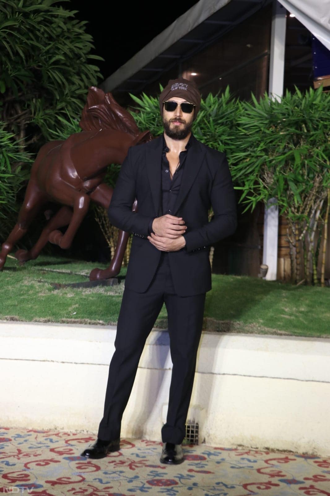 Tiger Shroff rocked an all-black look (Image Courtesy: Varinder Chawla)