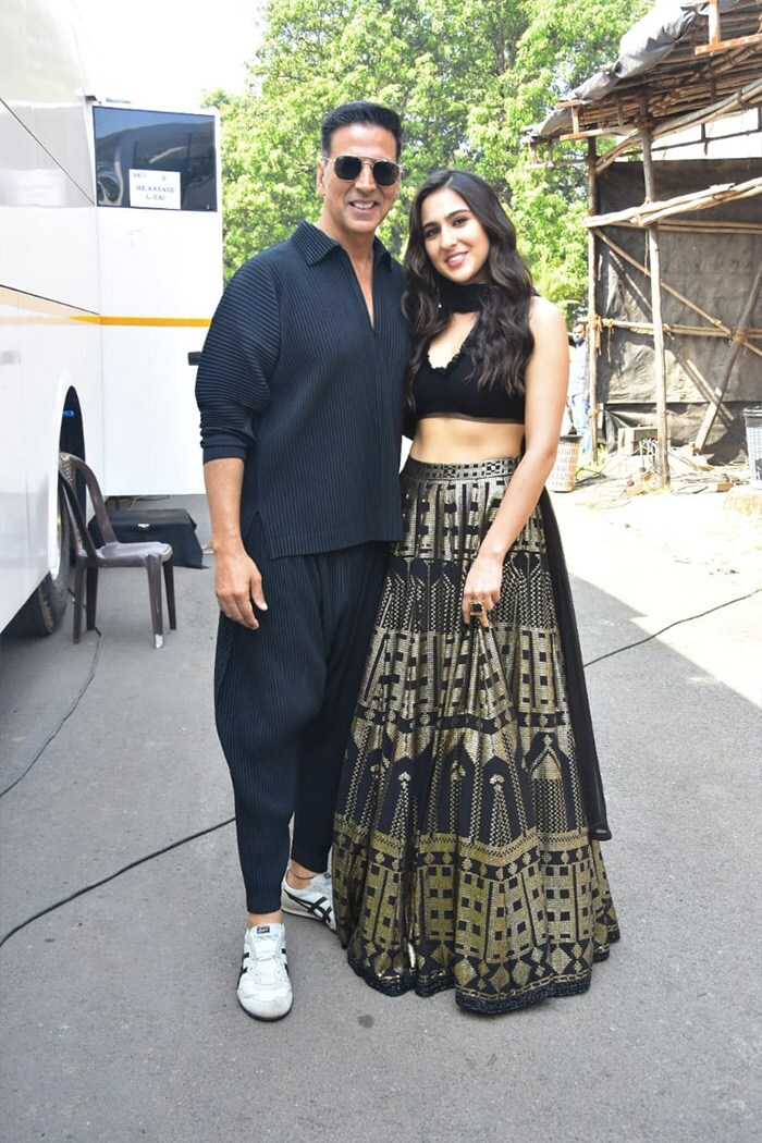 Sara Ali Khan and Akshay Kumar were all smiles at <i>Atrangi Re</i> promotions.