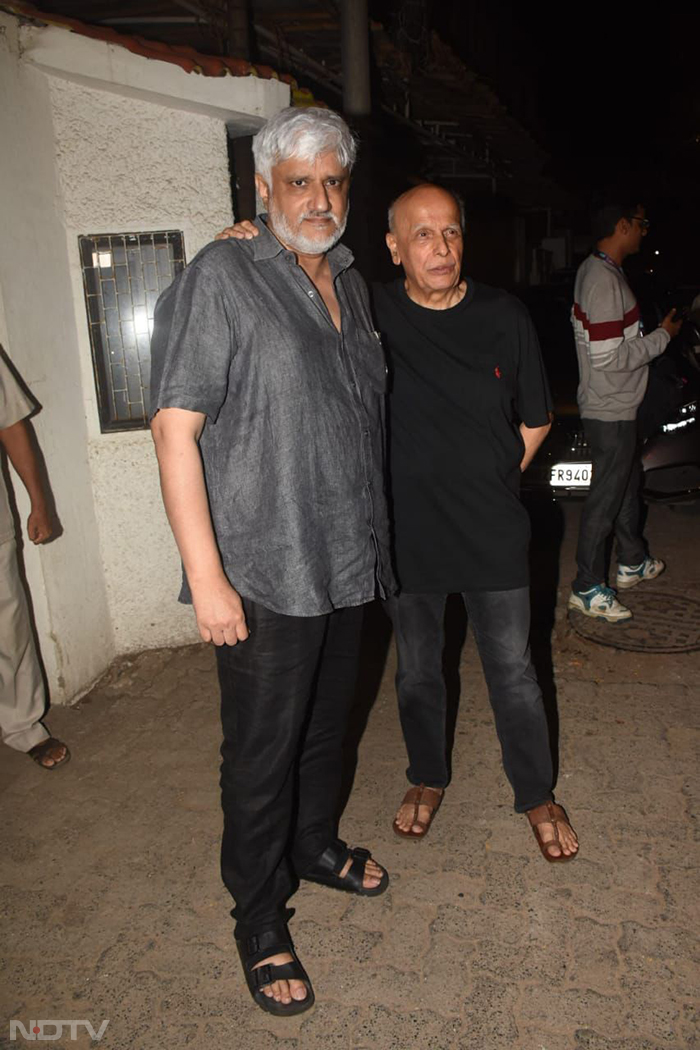 Mahesh Bhatt and Vikram Bhatt were spotted together at the press conference of <i> 1920 Horrors Of The Heart</i>. (Image Courtesy: Varinder Chawla)