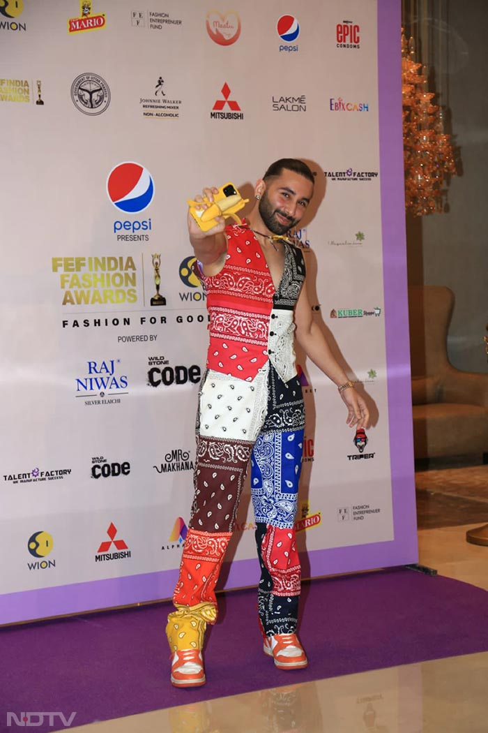 Sara Ali Khan And Disha Patani Owned The Fashion Night Like This