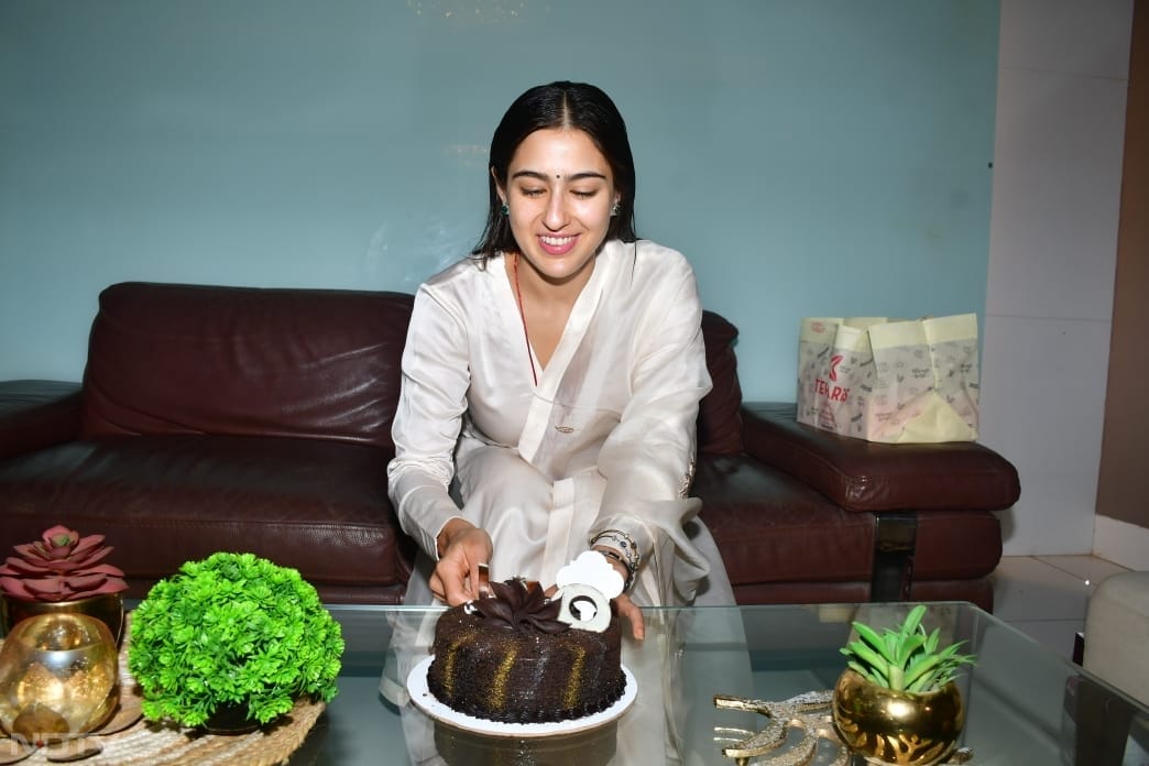 Sara Ali Khan Cuts Birthday Cake With Paparazzi