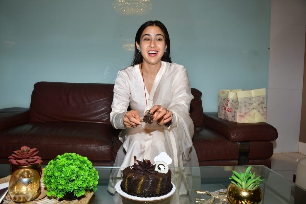 Sara Ali Khan Cuts Birthday Cake With Paparazzi