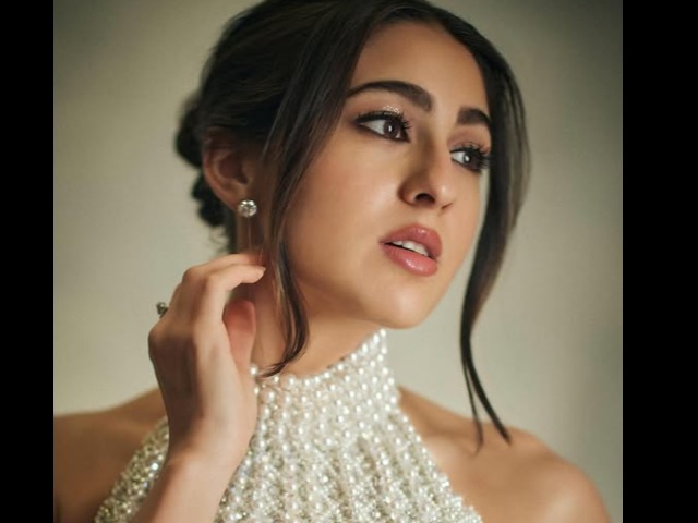 मनीष मल्होत्रा ने अपने इंस्टाग्राम हैंडल पर शेयर की सारा अली खान की खूबसूरत तस्वीरें