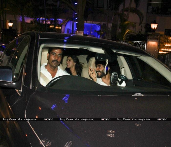 Sara Ali Khan And Harshvardhan Hung Out At Kareena\'s Residence