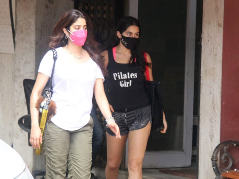 इस तरह फिट रहती हैं जाह्नवी कपूर, सारा अली खान