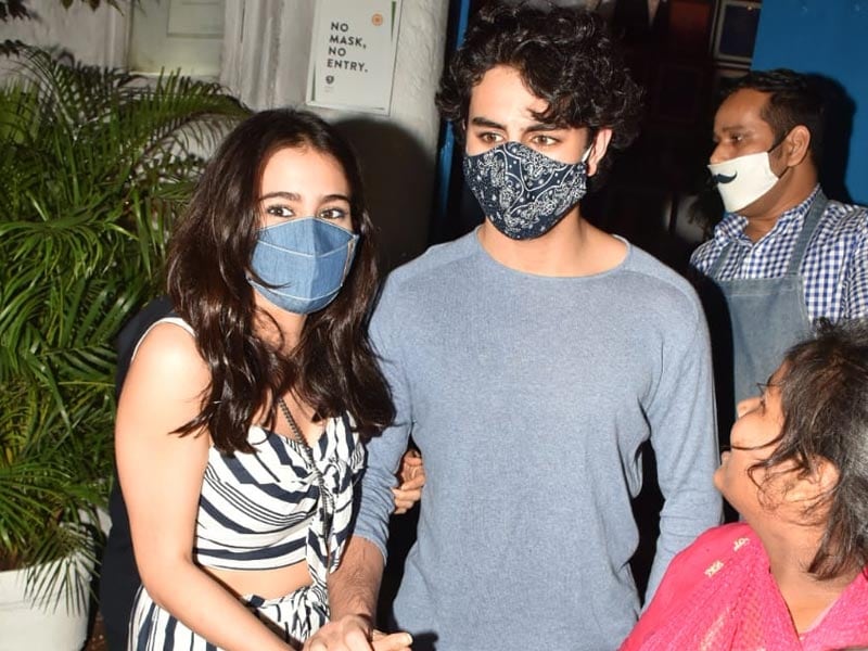 Photo : Sara Ali Khan's Day Out With Brother Ibrahim Ali Khan