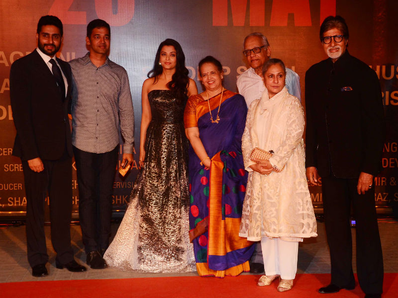 Bachchans Watch <i>Sarbjit</i> With Other Celebs Bachchans Watch <i>Sarbjit</i> With Other Celebs