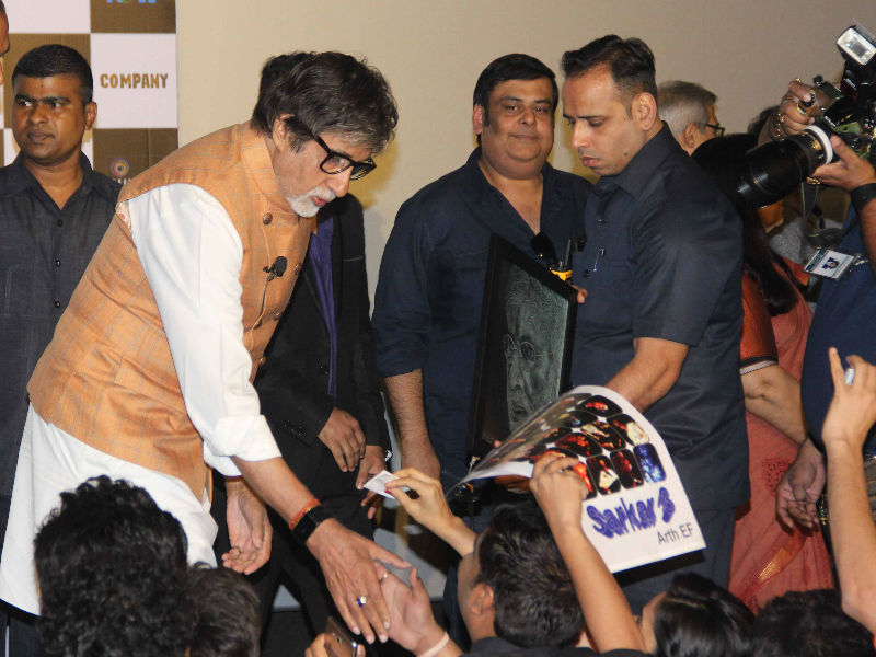 लो फिर आ गए 'सरकार' अमिताभ बच्‍चन