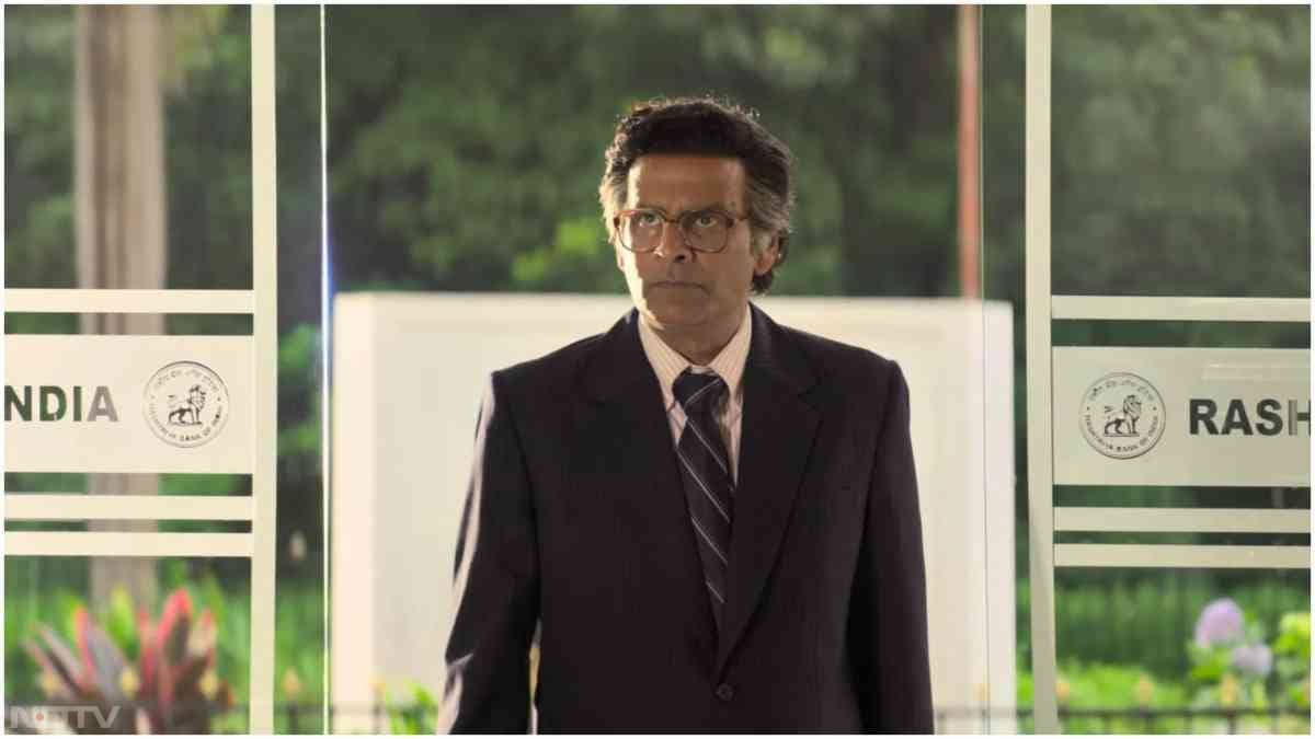 निर्देशक चिन्मय मांडलेकर ने इंस्पेक्टर जेंडे की कामयाबी के बाद एक्टर मनोज बाजपेयी के साथ मिलकर 'गवर्नर: द साइलेंट सेवियर' फिल्म बनाई. यह फिल्म 1990 के दशक में भारत के सामने आए गहरे आर्थिक संकट और विदेशी मुद्रा भंडार की कमी जैसी मुश्किलों को दिखाती है. फिल्म की कहानी भारतीय रिजर्व बैंक (RBI) के पूर्व गवर्नर एस. वेंकटरमणन के जीवन पर आधारित है. उन्होंने 1991 के ऐतिहासिक आर्थिक संकट के दौरान देश की अर्थव्यवस्था को बचाने में बहुत अहम भूमिका निभाई थी.