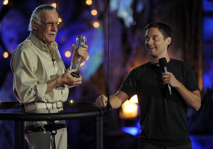 Tobey Maguire, right, presents Stan Lee with the Comic-Con Icon Award at the 'Scream Awards' on Saturday, October 17, 2009, in Los Angeles. (Photo: AP)