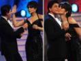 Photo : A slap and a kiss: SRK, Priyanka at Screen Awards