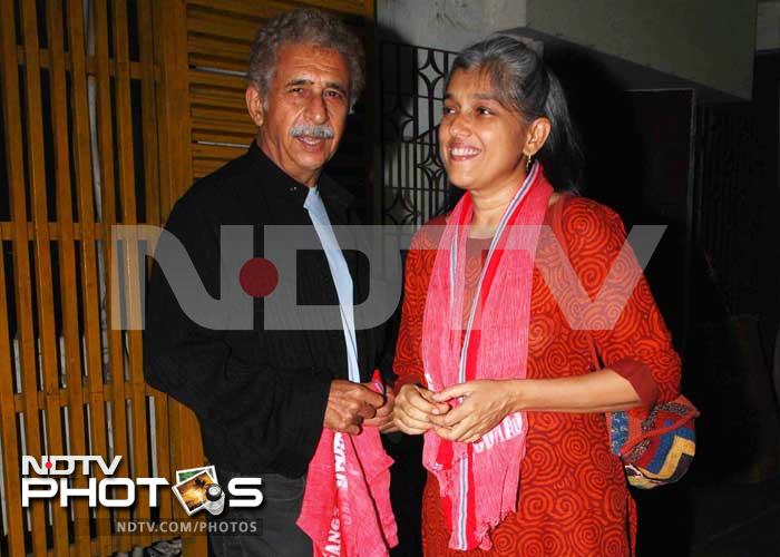Naseeruddin Shah and Ratna Pathak Shah pose together.