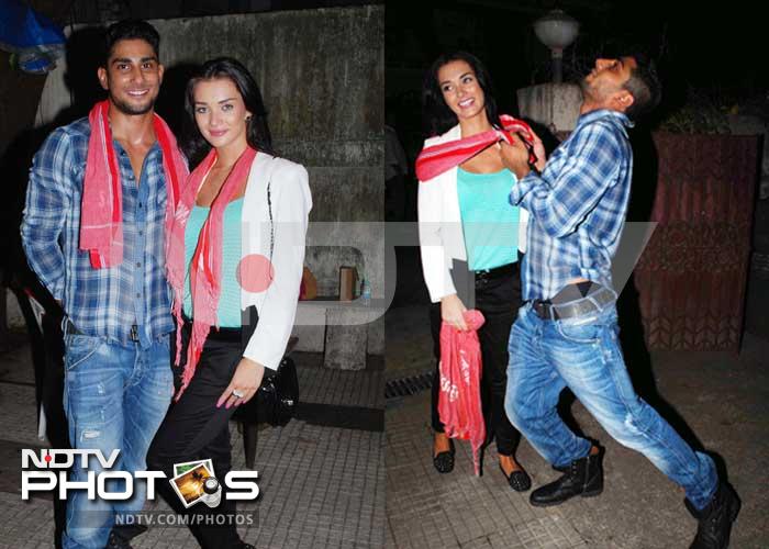 Lovebirds Prateik and Amy enjoy the evening.