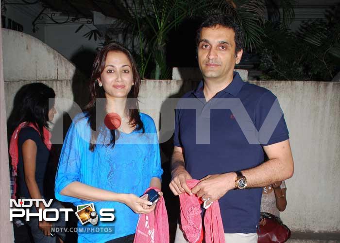 <i>Swades</i> actress Gayatri Joshi arrived with husband Vikas Oberoi.