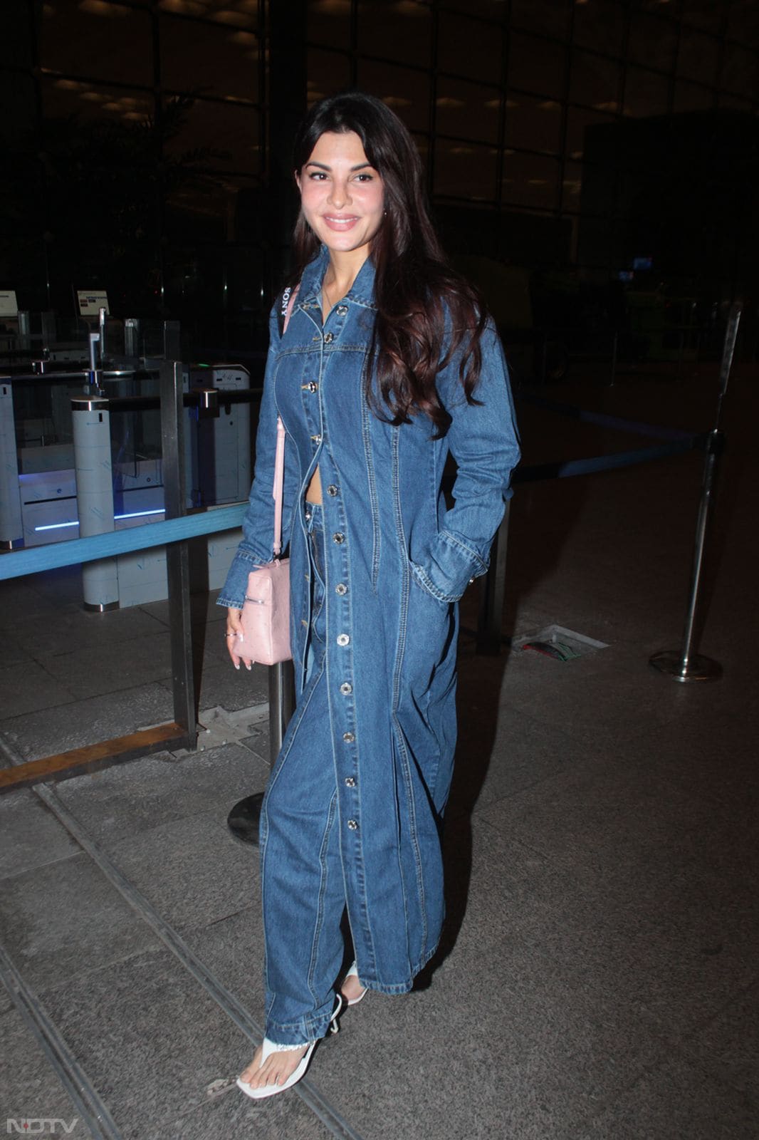 The actress opted for an all-denim look. (Image courtesy: Varinder Chawla)