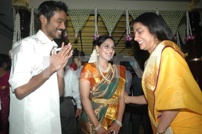 Dhanush, Aishwarya at family wedding