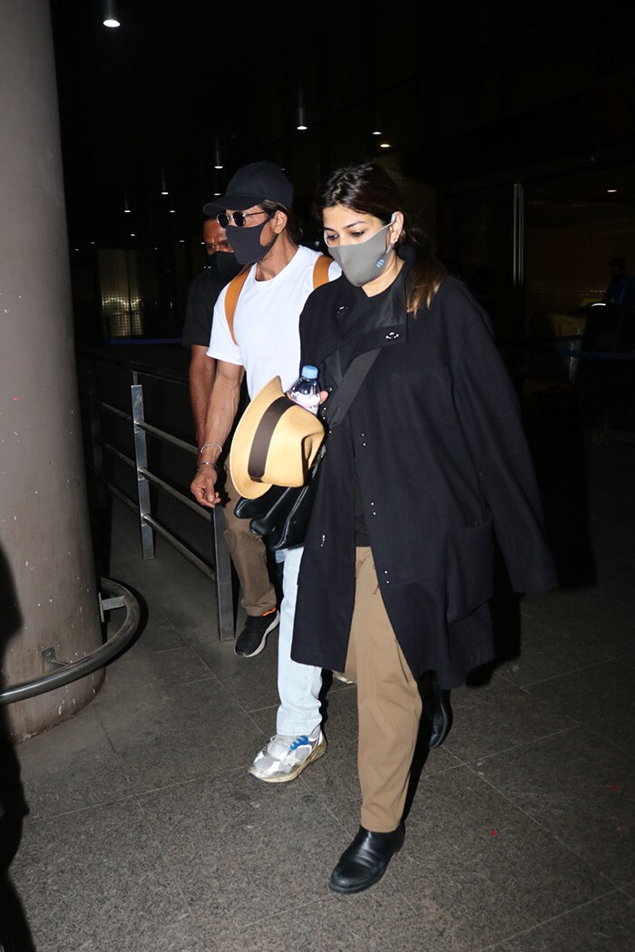 Shah Rukh Khan-Malaika Arora\'s Airport OOTD: Off-Duty To Haute