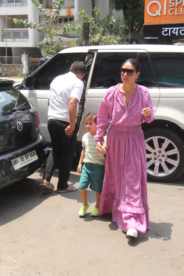 Shah Rukh Khan And Kareena Kapoor\'s Day Out With Their Children