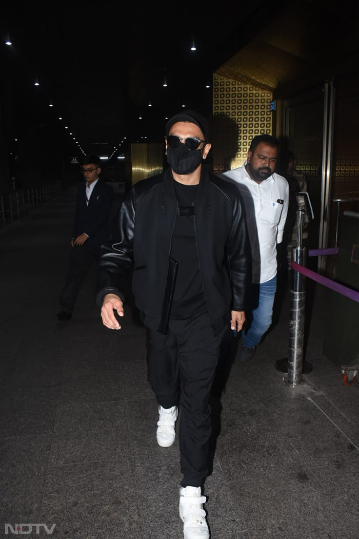 Ranveer Singh's airport look was this. (Image courtesy: Varinder Chawla)