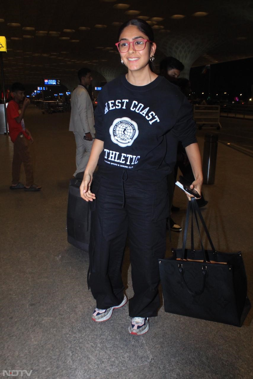 Mrunal Thakur's airport look  was cool. (Image courtesy: Varinder Chawla)