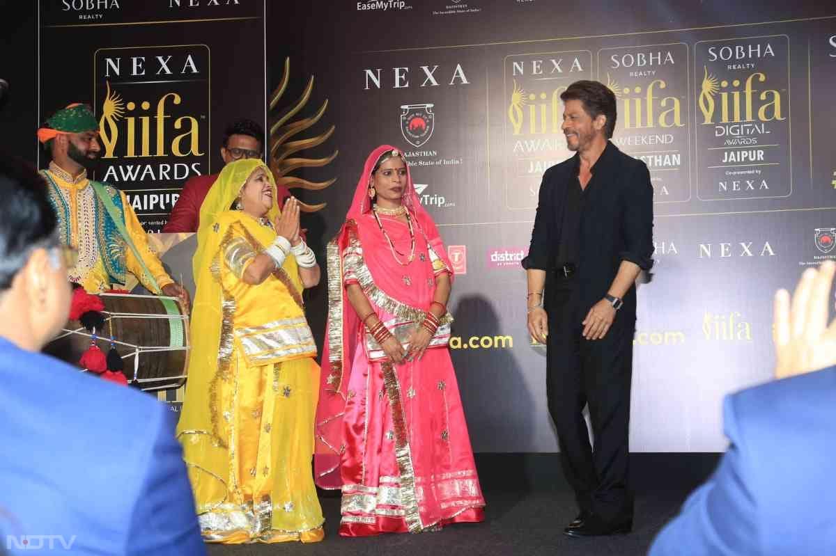 शाहरुख खान और कार्तिक आर्यन ने IIFA अवार्ड्स के 25वें संस्करण की प्रेस कॉन्फ्रेंस में भाग लिया. जो मार्च 2025 में जयपुर, राजस्थान में आयोजित होने वाला है.