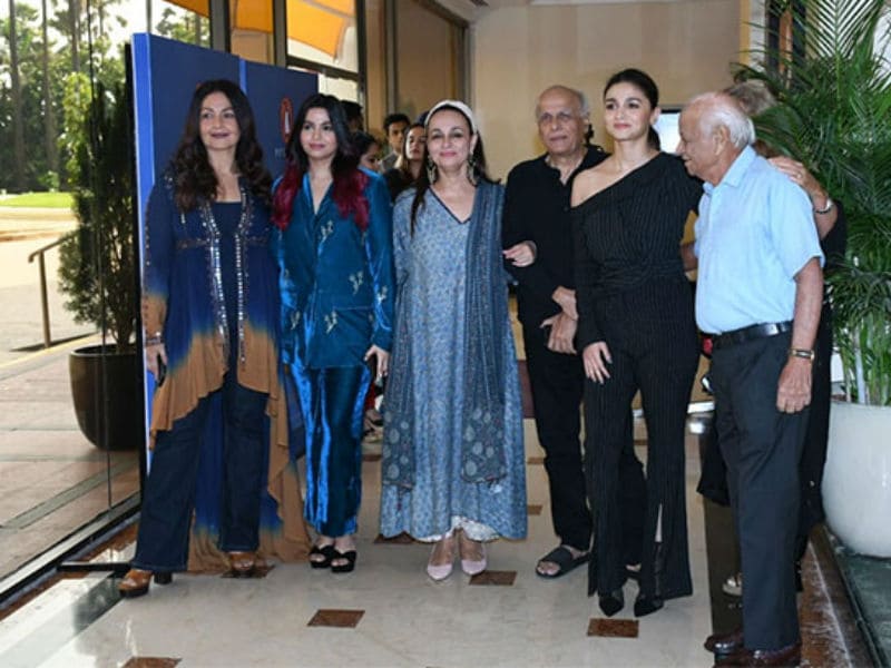 Photo : Alia, Pooja, Soni Razdan Are Shaheen Bhatt's Cheer Squad At Book Launch