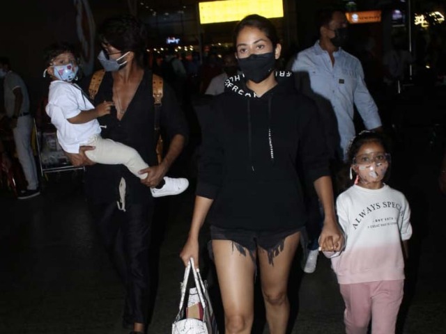 Shahid-Mira And Family Return From Maldives