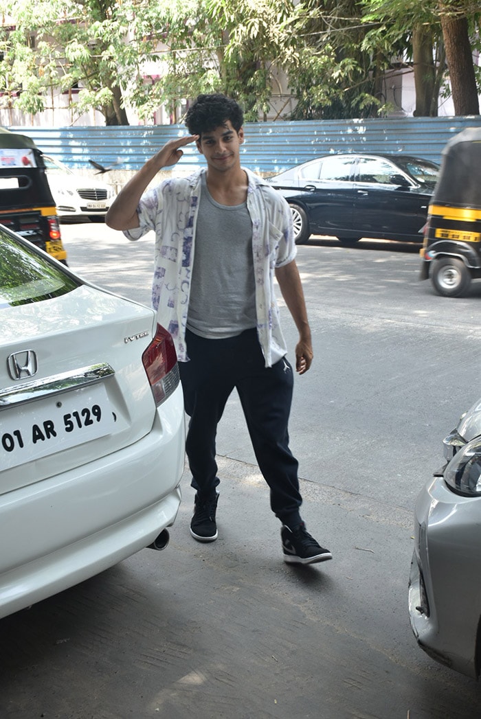 Shahid And Mira, Twinning In White, Step Out In Style