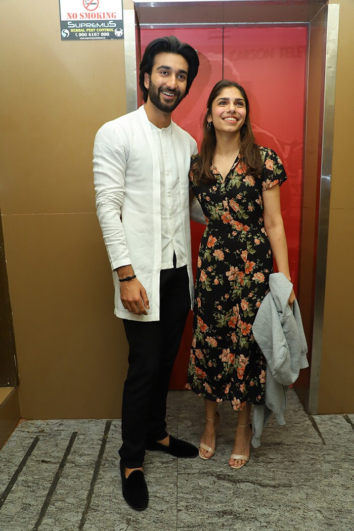 Shahid And Mira, Twinning In White, Step Out In Style