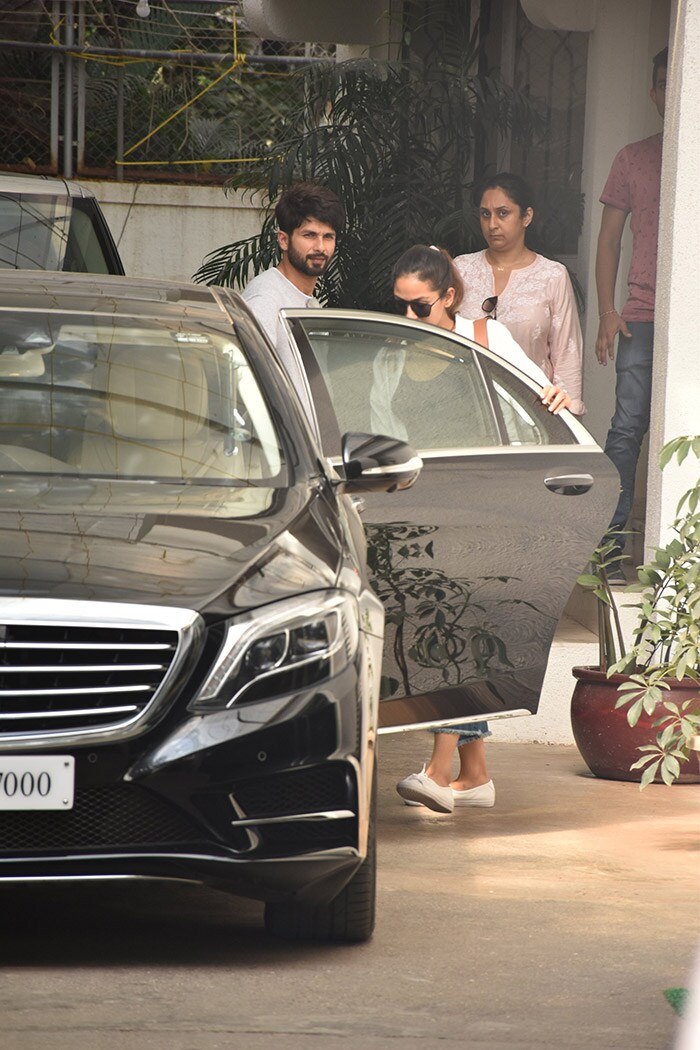 Shahid And Mira, Twinning In White, Step Out In Style