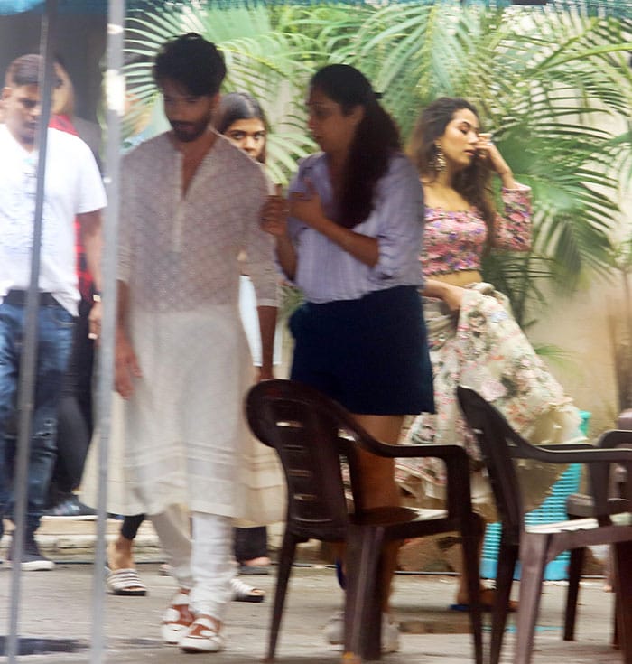 Behind The Scenes From Shahid And Mira's Photoshoot