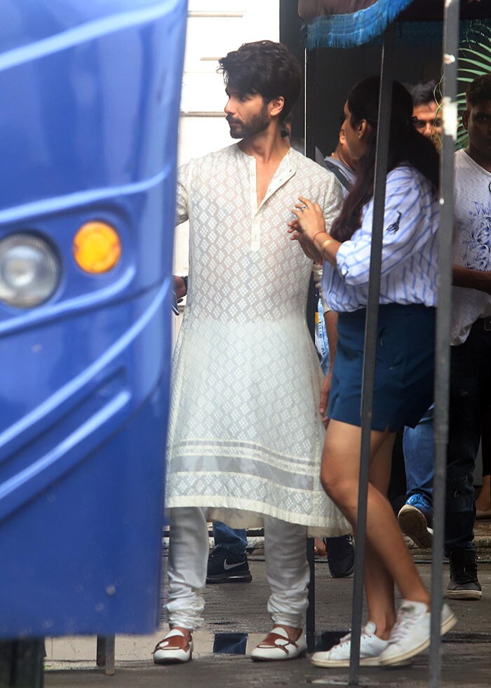 Behind The Scenes From Shahid And Mira's Photoshoot