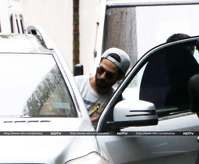 New Father Shahid Kapoor Visits Wife Mira Rajput At The Hospital