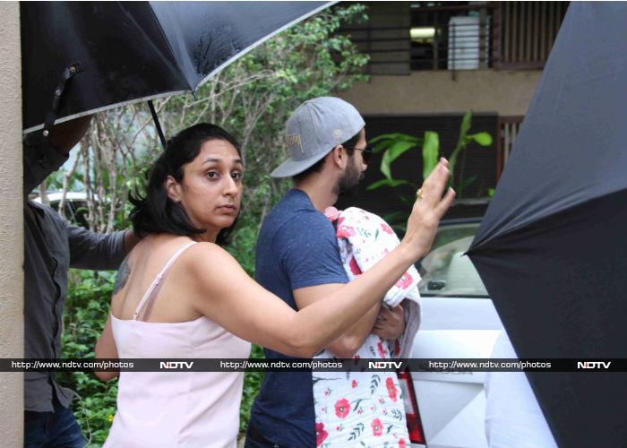Shahid and Mira Take Baby Home From Hospital