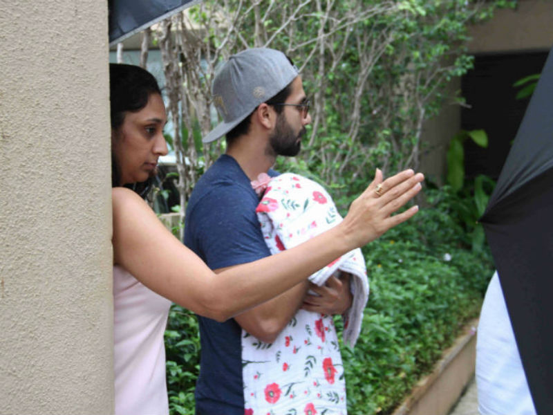 Shahid and Mira Take Baby Home From Hospital
