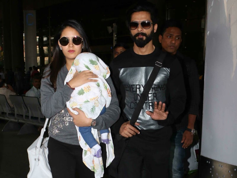 Photo : Shahid Kapoor And Mira Rajput Return To Mumbai With Baby Misha