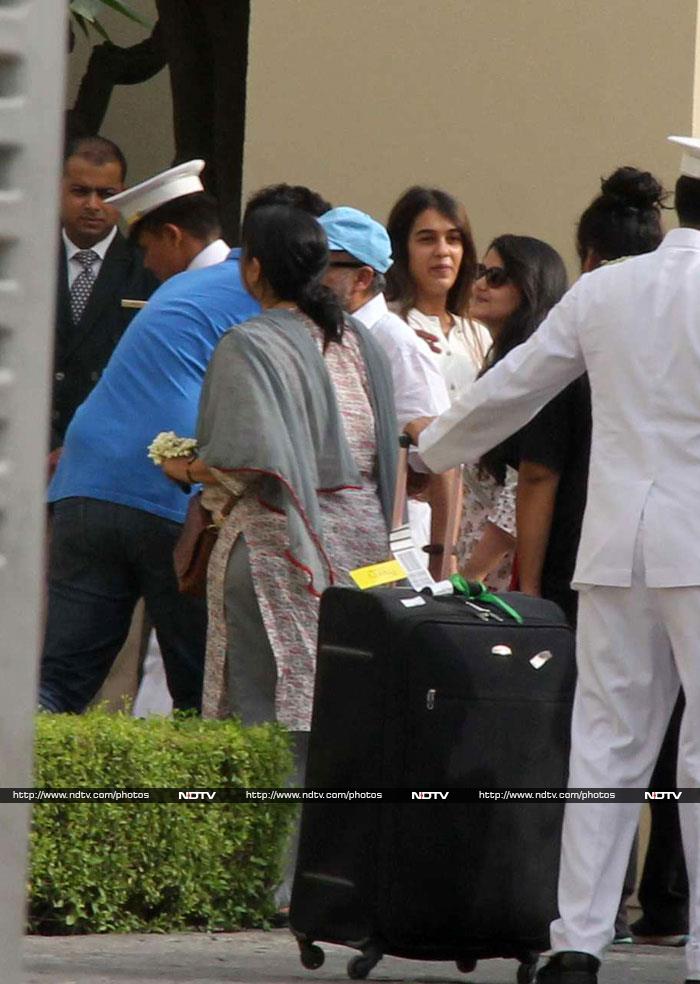 Shahid\'s Last Flight as Bachelor; In Delhi, Family Preps For His Vivah