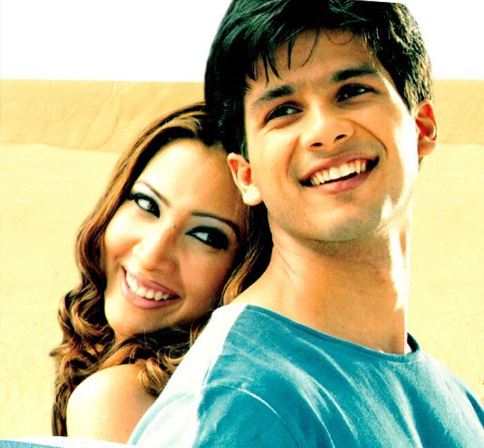 Shahid had a brief love-relationship with actress Kim Sharma in the movie <I>Fida</I>.