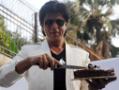 Shah Rukh Khan celebrates birthday with fans