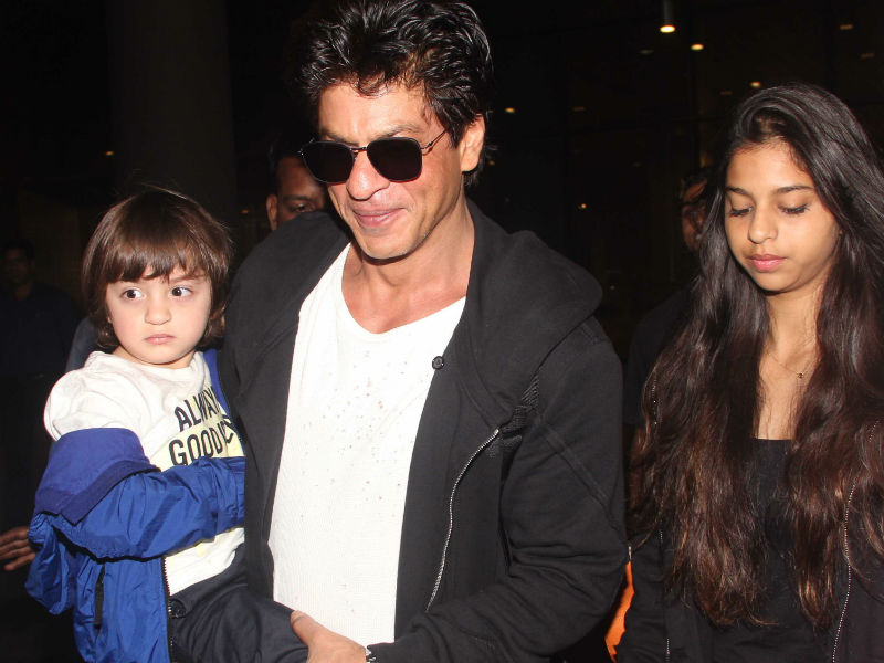 Photo : Shah Rukh Returns With AbRam and Suhana