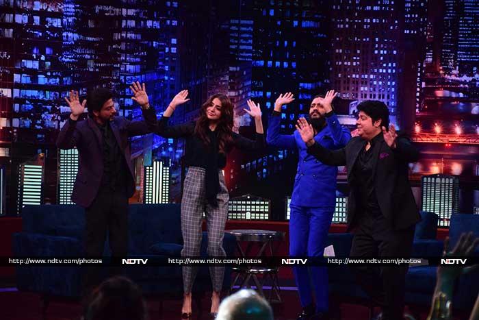 Put Your Hands Up In The Air With Shah Rukh Khan, Anushka Sharma