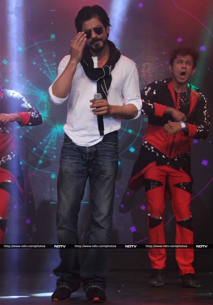 Shah Rukh Khan\'s Big Birthday Bash With Media