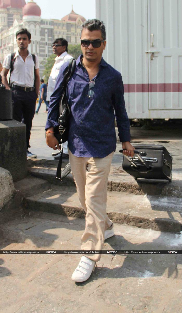 Gauri, Shweta Ferry-Off For SRK\'s Alibaug Birthday Bash