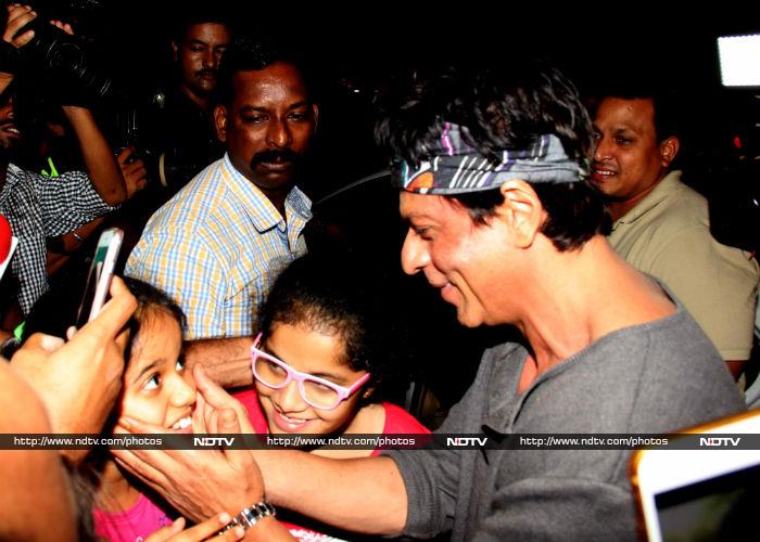Shah Rukh Khan\'s Day Out With Daughter Suhana