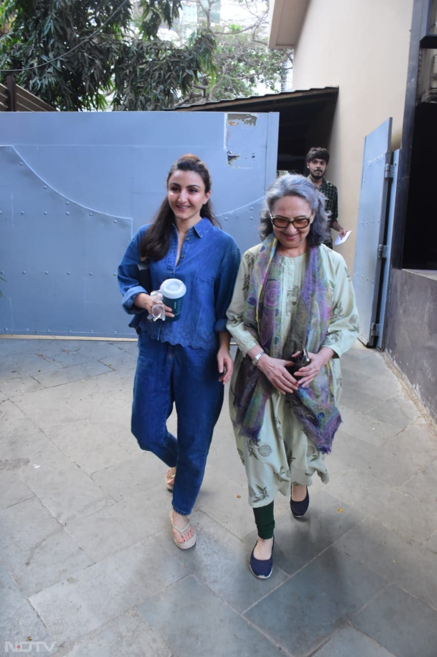 Sharmila Tagore\'s Fam-Jam Moments With Soha Ali Khan And Kunal Kemmu