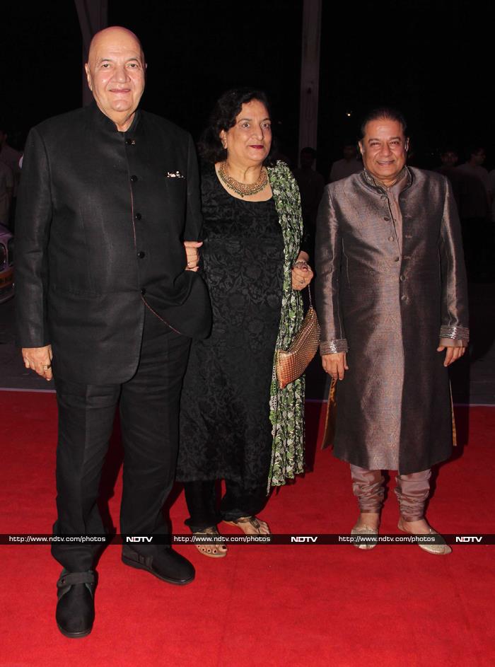 Rajinikanth, Big B, Thackerays Attend Shatrughan Sinha\'s Son\'s Reception