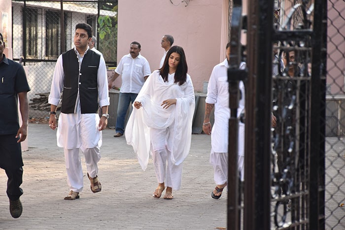 Amitabh Bachchan, Abhishek, Aishwarya Attend Sheetal Jain\'s Funeral