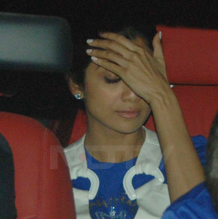 A visibly upset Shilpa Shetty on her way back from the Sawai Mansingh Stadium in Jaipur after her team, the Rajasthan Royals lost the IPL T20 group stage match to the Royal Challengers Bangalore. (Photo: Viral Bhayani)